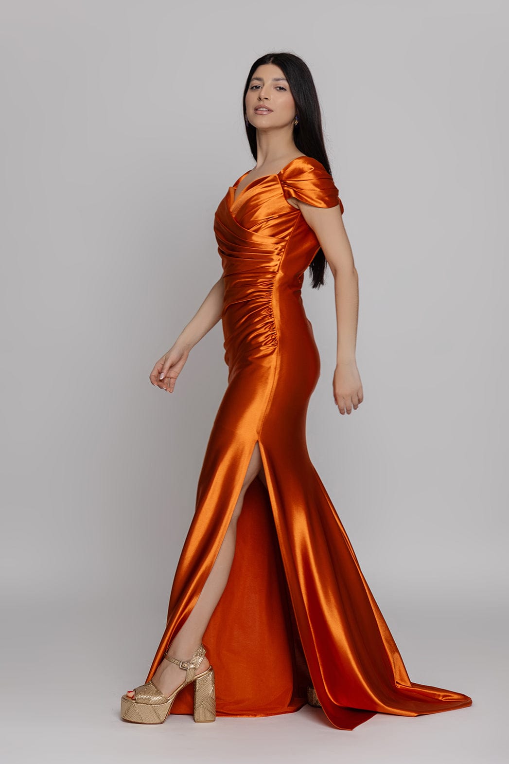 Mikael Evening Maxi Dress Caramel 46155 – beautycollection.gr